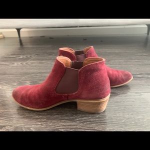 Ankle bootie